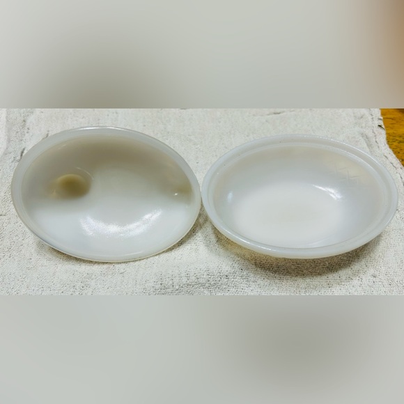 Vintage Hazel Atlas glass white milk glass hen on nest. - Picture 2 of 5